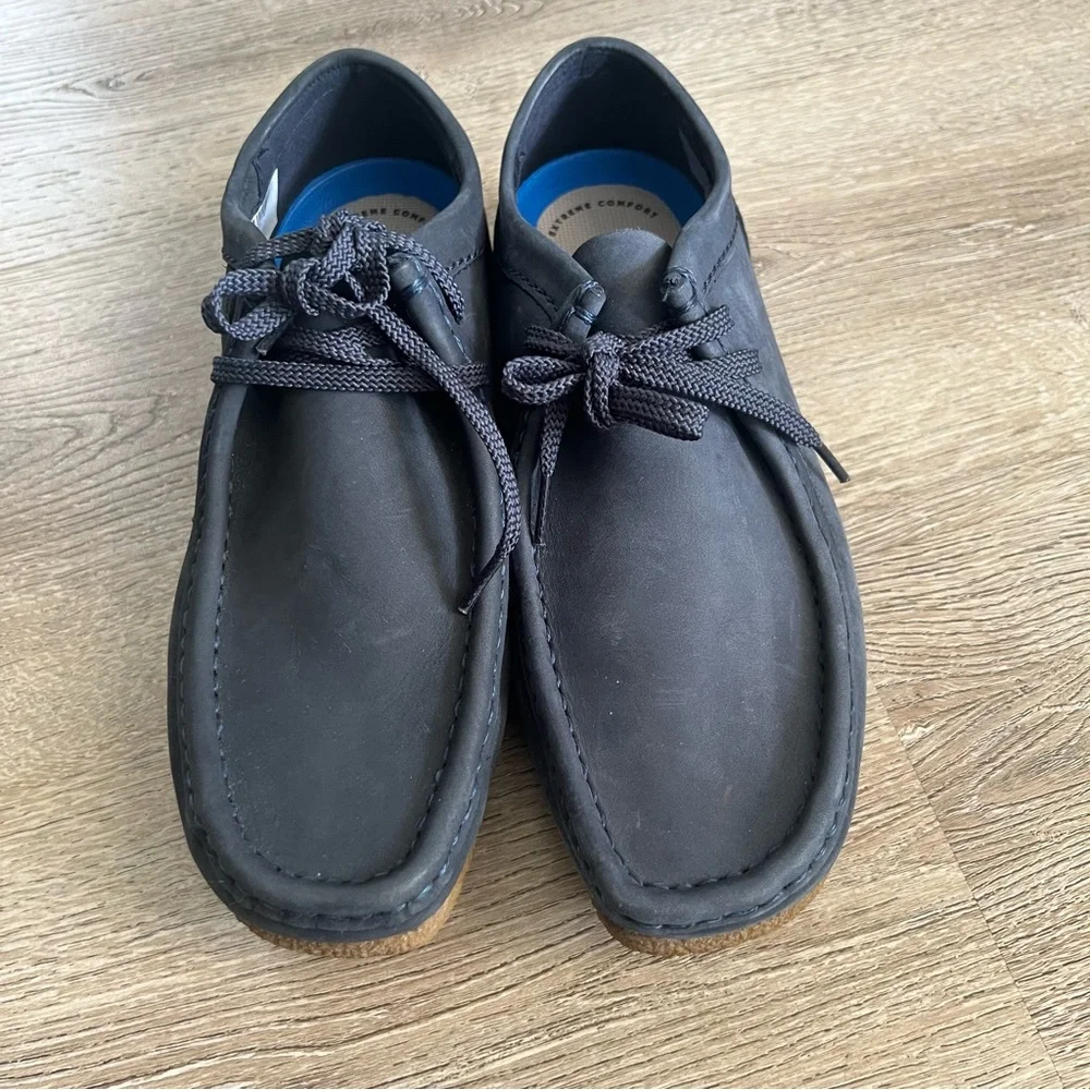 Clarks preowned condición